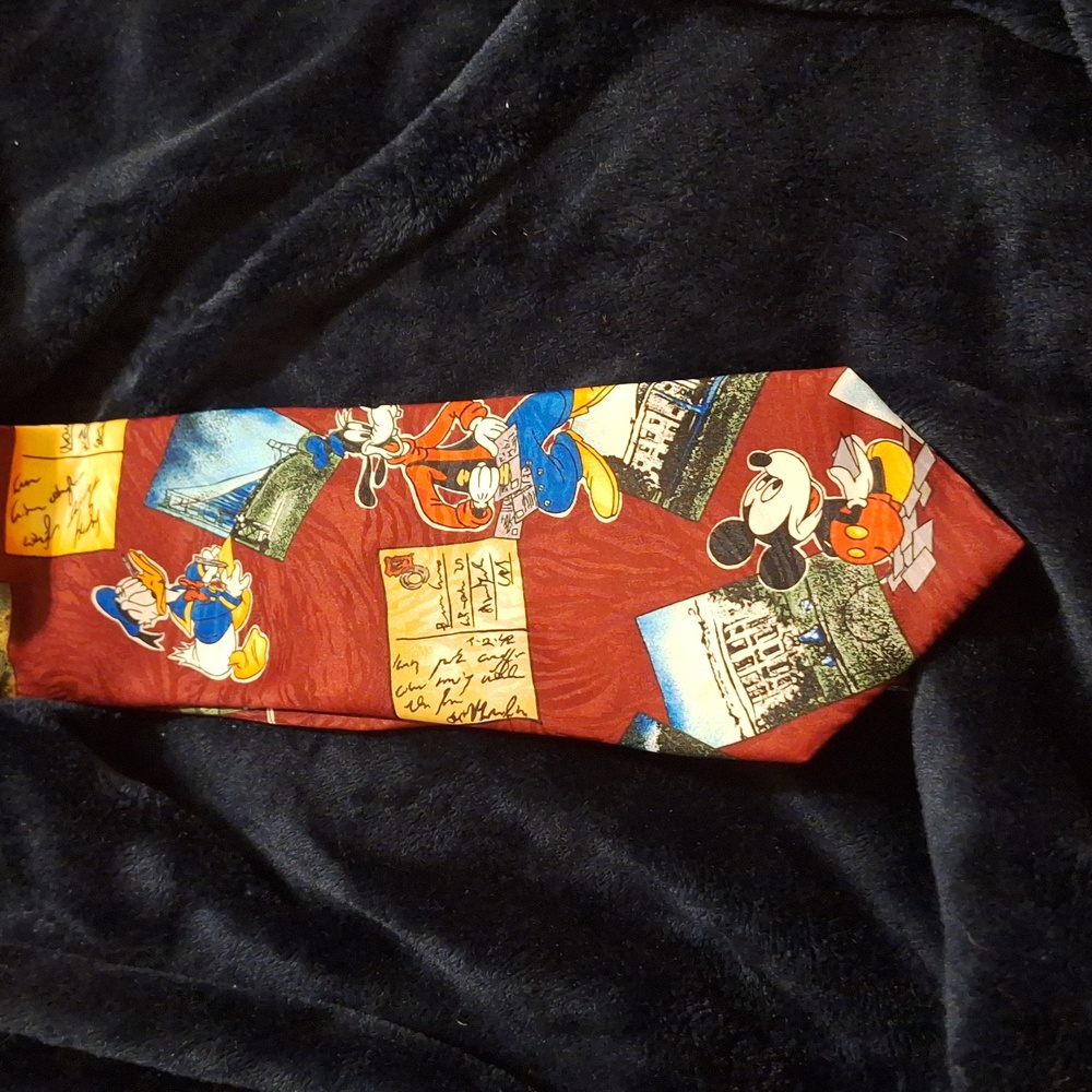 Disney Mickey Mouse/ Goofy/Donald Duck Tie 100% Polyester